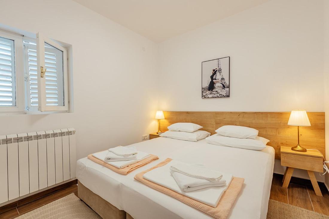 Villa Tenzera Херцег Нови Екстериор снимка